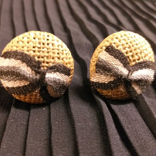 Earrings with natural linen used, clip-on in earthy colors
