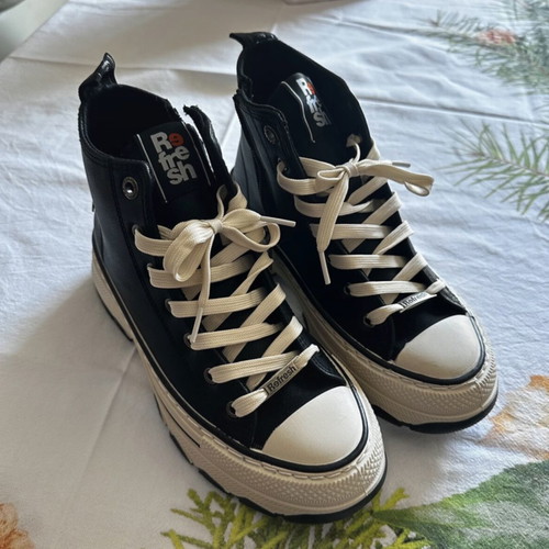 Refresh women's sneaker boot new, black size 39