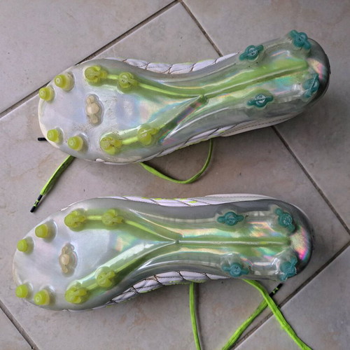 Mag Elite 3.0 FG football shoes Under Armour like new, size 43, white and green
