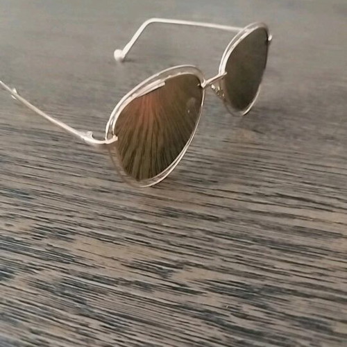 Sunglasses gold with mirror lenses like new