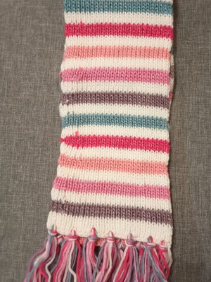 Children's scarf like new with fringes