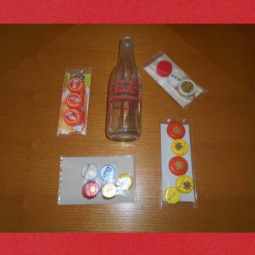Small collectible set used with bottle and caps