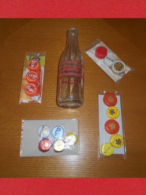 Small collectible set used with bottle and caps