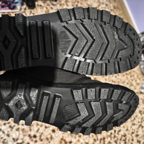 Stranger Things x Palladium hiking boots size 38 like new, black