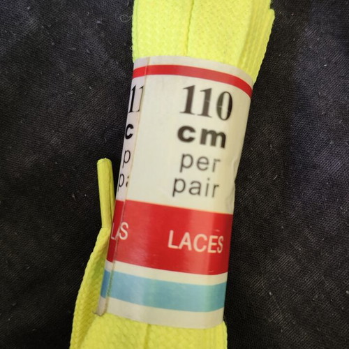 Shoelaces 110cm pair new, light green