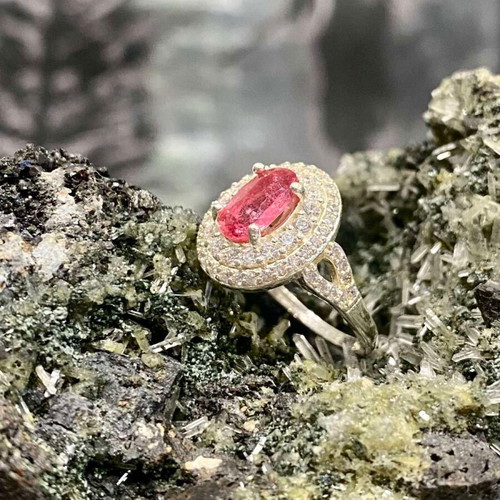 Handmade silver ring with natural pink tourmaline and moissanite, new