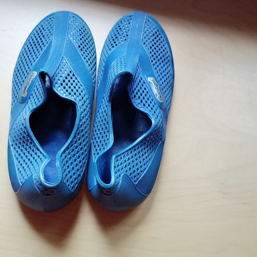 Rubber blue shoes for boys size 35 like new