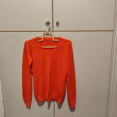 Celestino orange pullover new, size small