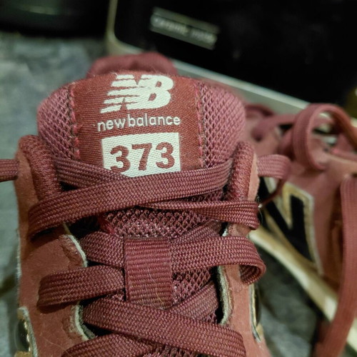 New Balance 373 kids sneakers like new, size 26, burgundy with rose gold details