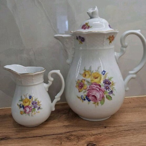 Thun 1794 Karlovarsky porcelain teapot like new