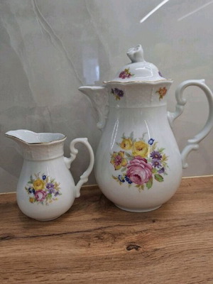 Thun 1794 Karlovarsky porcelain teapot like new
