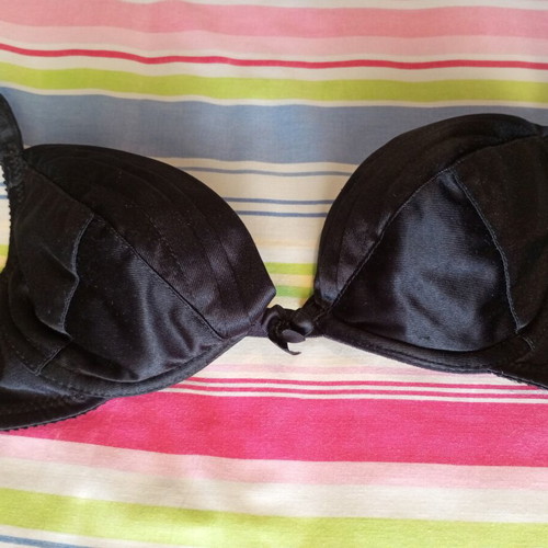Wonderbra Vintage 90s Original Push-Up Bra like new, black satin