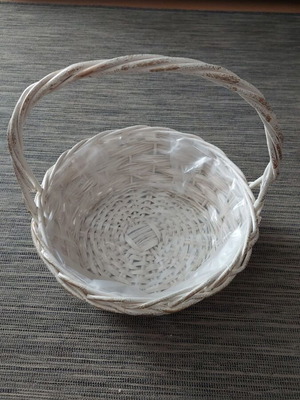 Wicker basket like new, diameter 30cm, depth 10cm