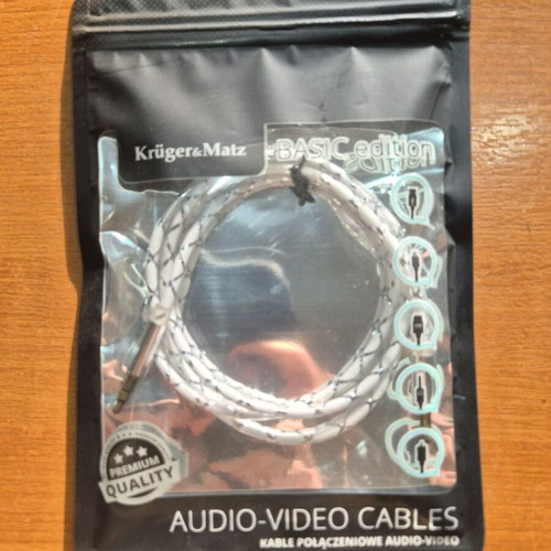 Audio video cables new, in original packaging