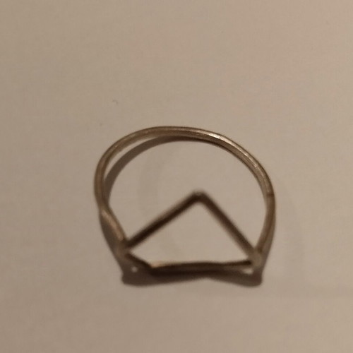 Ring like new, silver color