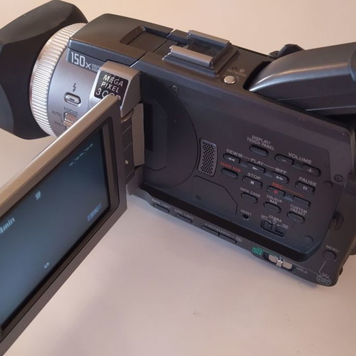 Sony DCR-TRV950E video camera used with extra accessories