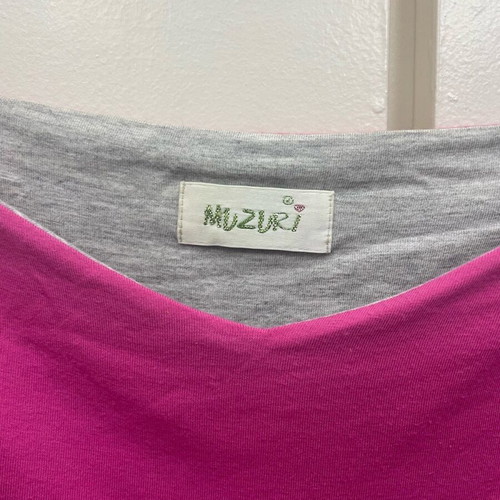 Top like new, summer style, gray and pink, size S/M
