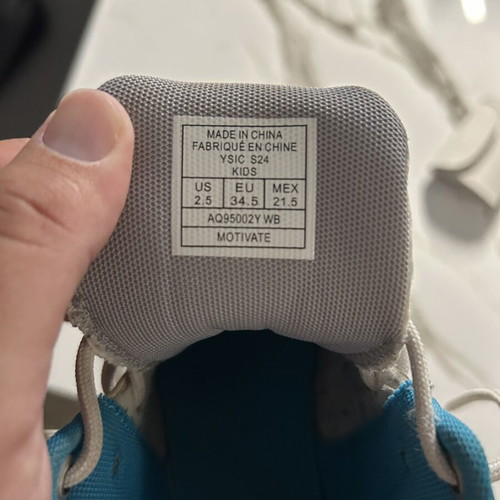 Shaq kids basketball shoes size 34.5