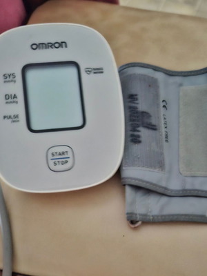 Omron M2 Basic digital arm blood pressure monitor used