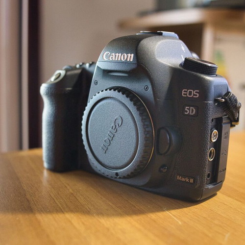Canon EOS 5D Mark II camera like new with battery grip and extra batteries