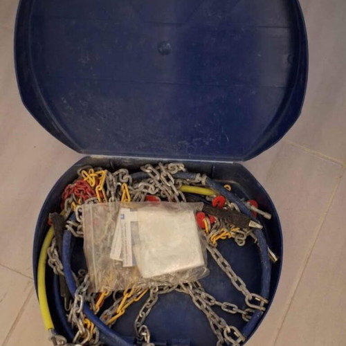 Car snow chains like new