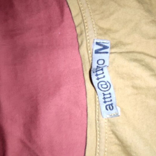 Attrattivo T-shirt medium mustard like new