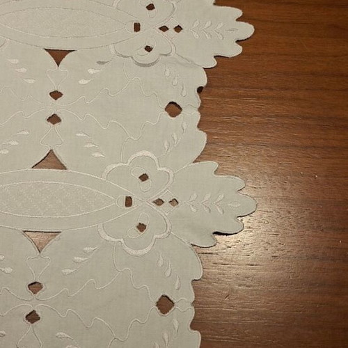 Vintage table runner with white Richelieu cutwork embroidery (71x67 cm)