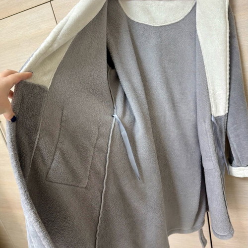 Fleece hooded warm bathrobe with pockets, Cool brand