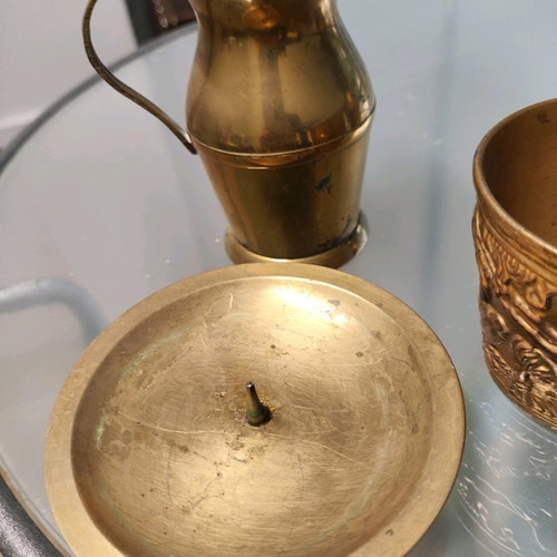 Brass decorative items used, pack of 4 pieces