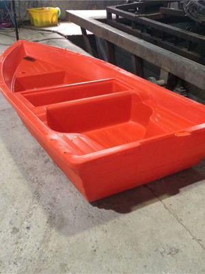 Βάρκα πολυαιθυλενίου καινούργια 3,10μ. x 1,35μ. με δυνατότητα μηχανής έως 7kw