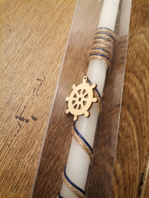 Easter candle with anchor and oar