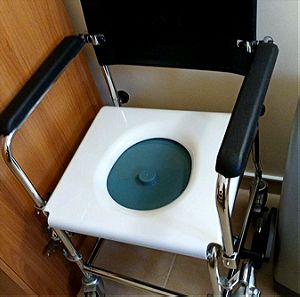 Καρέκλα τροχήλατη με δοχείο τουαλέτας