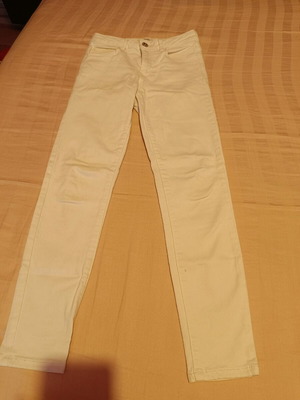 Τζιν παντελόνι Zara άσπρο για 9 ετών στενή γραμμή σαν καινούργιο