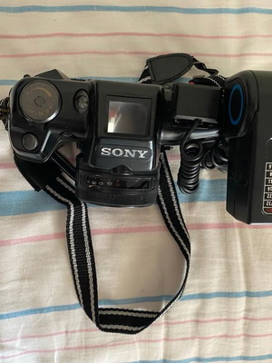 Sony φωτογραφική μηχανή σαν καινούργιο με θήκη