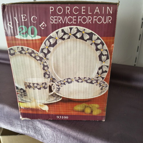Vintage porcelain dinner set 20 pieces for 4 persons