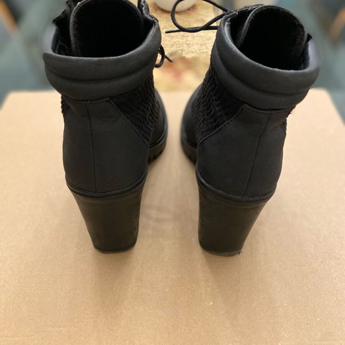 New Look boots faux leather with laces like new, size 39