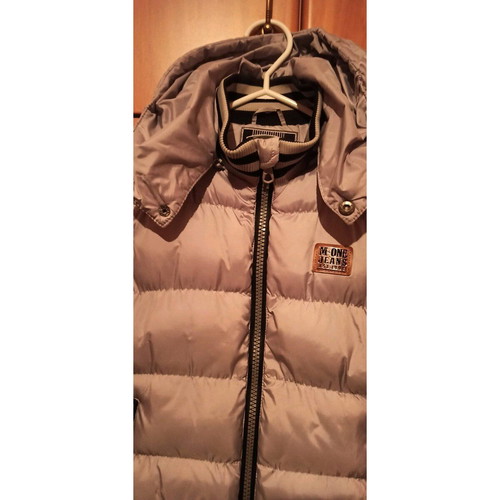M-ONE sleeveless kids jacket silver like new, size S for 6 years old