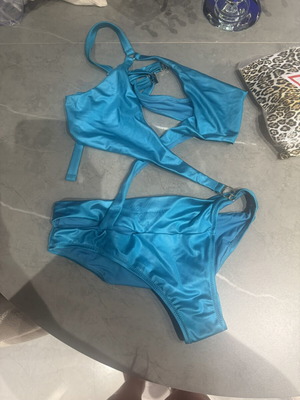 Guess bikini large new with tags, turquoise