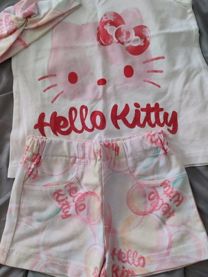 Hello Kitty clothing set like new, 2 years old, shorts and blouse