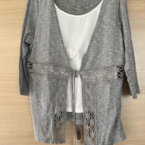 Women's blouse like new, size 16, gray and white with lace