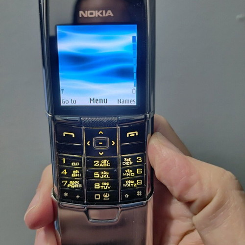 Nokia 8800 used with 2 extra batteries and charger