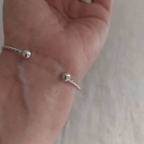 Bracelet from stainless steel like new, thin and light, silver color
