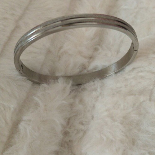 Handcuff bracelets like new, stainless steel in gold and silver colors