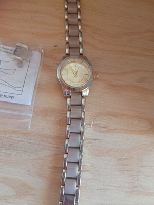 Doca wristwatch like new, women's, may need battery