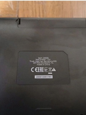 Trust Vaia Wireless Keyboard 24006 with Touchpad like new, Greek layout