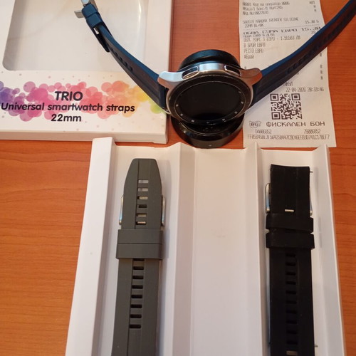 Samsung Galaxy Watch SM-R800 like new with 3 extra straps