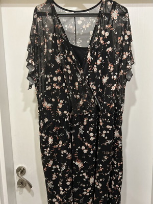 Bodyflirt (Bonprix) black floral maxi dress, EU 52/54 (3XL/4XL)