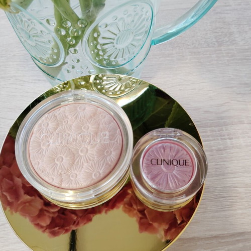 Clinique makeup set new with highlighter Lunar Pop and Lid Pop