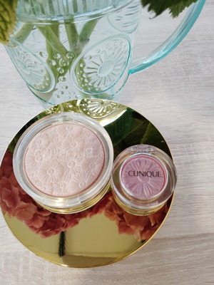 Clinique πακέτο μακιγιάζ νέο με highlighter Lunar Pop και Lid Pop