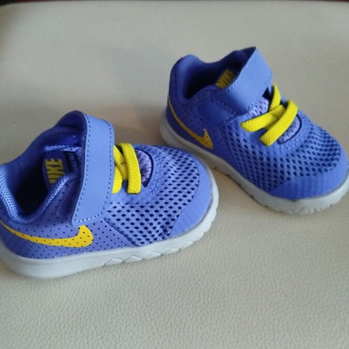 Nike baby sports shoe used, size 17